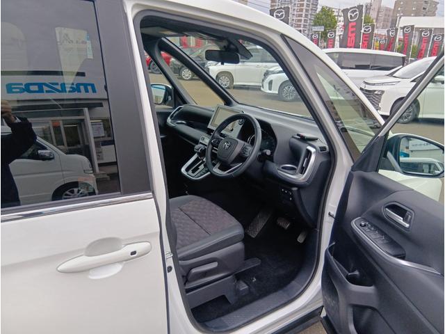 ヴォクシー S-Z 4WD ETC バックカメラ TV クリアランスソナー オートクルーズコントロール レーンアシスト 衝突被害軽減システム 両側電動スライドドア オートマチックハイビーム オートライト(25枚目)