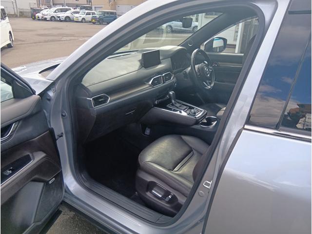 ＣＸ－８ ＸＤ　エクスクルーシブモード　４ＷＤ　ドライブレコーダー　全周囲カメラ　クリアランスソナー　オートクルーズコントロール　レーンアシスト　パワーシート　衝突被害軽減システム　サンルーフ　ナビ　ＴＶ　オートライト　ＬＥＤヘッドランプ（21枚目）