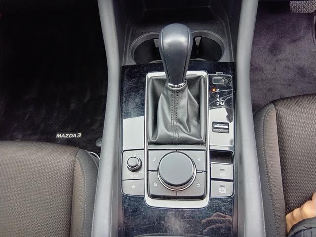 ＭＡＺＤＡ３ファストバック １５Ｓツーリング　４ＷＤ　全周囲カメラ　ナビ　クリアランスソナー　オートクルーズコントロール　衝突被害軽減システム　アルミホイール　オートマチックハイビーム　オートライト　ＬＥＤヘッドランプ　スマートキー（10枚目）