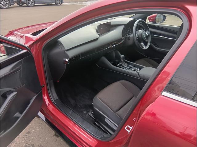 ＭＡＺＤＡ３ファストバック １５Ｓツーリング　４ＷＤ　全周囲カメラ　ナビ　クリアランスソナー　オートクルーズコントロール　衝突被害軽減システム　アルミホイール　オートマチックハイビーム　オートライト　ＬＥＤヘッドランプ　スマートキー（24枚目）