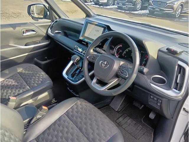 ヴォクシー S-Z 4WD ETC バックカメラ TV オートクルーズコントロール 衝突被害軽減システム 両側電動スライドドア オートマチックハイビーム オートライト LEDヘッドランプ スマートキー シートヒーター(11枚目)