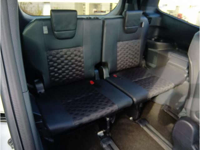 ヴォクシー S-Z 4WD ETC バックカメラ TV オートクルーズコントロール 衝突被害軽減システム 両側電動スライドドア オートマチックハイビーム オートライト LEDヘッドランプ スマートキー シートヒーター(13枚目)