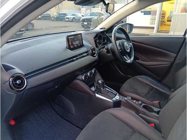 デミオ １５Ｓツーリング　４ＷＤ　ＥＴＣ　全周囲カメラ　ＴＶ　クリアランスソナー　オートクルーズコントロール　レーンアシスト　衝突被害軽減システム　アルミホイール　オートライト　ＬＥＤヘッドランプ　スマートキー（10枚目）