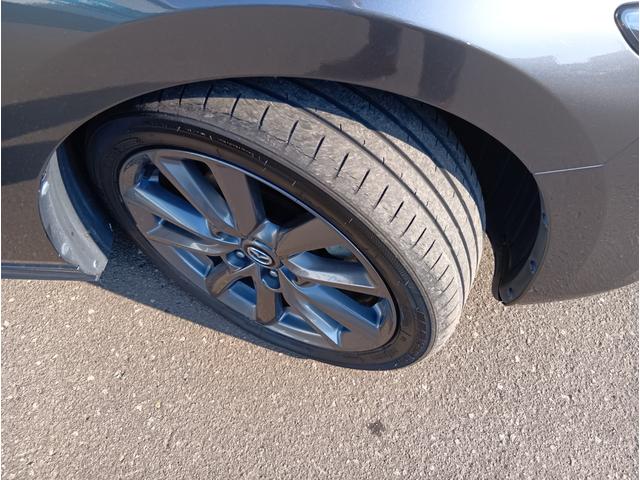 ＭＡＺＤＡ３ファストバック １５Ｓツーリング　４ＷＤ　全周囲カメラ　ナビ　ＴＶ　クリアランスソナー　オートクルーズコントロール　衝突被害軽減システム　アルミホイール　オートライト　ＬＥＤヘッドランプ　スマートキー　アイドリングストップ　ＡＴ（17枚目）