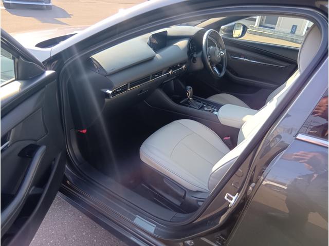 ＭＡＺＤＡ３ファストバック １５Ｓツーリング　４ＷＤ　全周囲カメラ　ナビ　ＴＶ　クリアランスソナー　オートクルーズコントロール　衝突被害軽減システム　アルミホイール　オートライト　ＬＥＤヘッドランプ　スマートキー　アイドリングストップ　ＡＴ（24枚目）