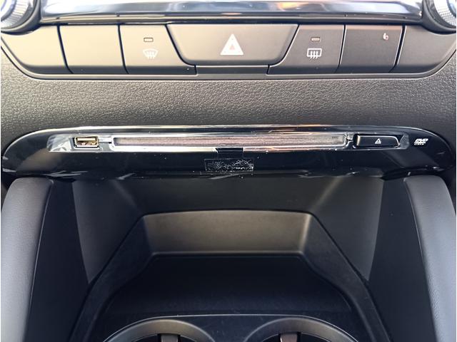 ＭＡＺＤＡ３ファストバック １５Ｓツーリング　４ＷＤ　全周囲カメラ　ナビ　ＴＶ　クリアランスソナー　オートクルーズコントロール　衝突被害軽減システム　アルミホイール　オートライト　ＬＥＤヘッドランプ　スマートキー　アイドリングストップ　ＡＴ（26枚目）