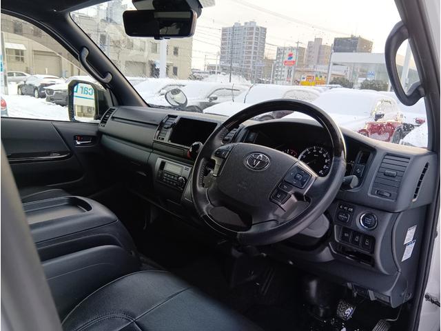 ハイエースバン スーパーGL ダークプライムII 4WD バックカメラ レーンアシスト 衝突被害軽減システム 両側電動スライドドア オートマチックハイビーム スマートキー 電動格納ミラー 後席モニター AT エアコン パワーウィンドウ(20枚目)