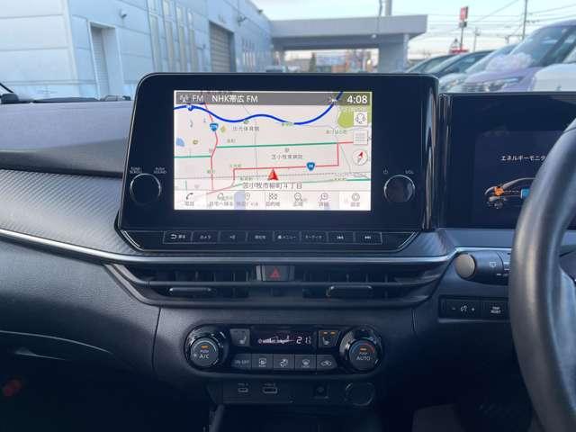 ノート １．２　Ｘ　メモリーナビ　アラウンドビューモニター　助手席エアバック　ＰＳ　ＰＷ　地デジ　キーフリーシステム　クルコン　【ＬＥＤヘッドライト】　シートヒータ　ＡＡＣ　アルミ　ワンオ－ナ－車　オートハイビーム（12枚目）