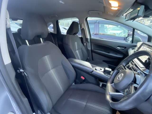 ノート １．２　Ｘ　メモリーナビ　アラウンドビューモニター　助手席エアバック　ＰＳ　ＰＷ　地デジ　キーフリーシステム　クルコン　【ＬＥＤヘッドライト】　シートヒータ　ＡＡＣ　アルミ　ワンオ－ナ－車　オートハイビーム（32枚目）