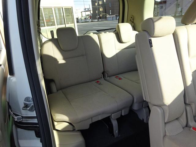 セレナ Ｇ　ナビＴＶ　アラウンドビューモニター　エマージェンシーブレーキ　両側パワースライドドア　ＥＴＣ　クルーズコントロール　パーキングアシスト　ドライブレコーダー　ＬＥＤオートライト　フォグ　ＵＳＢ電源（11枚目）