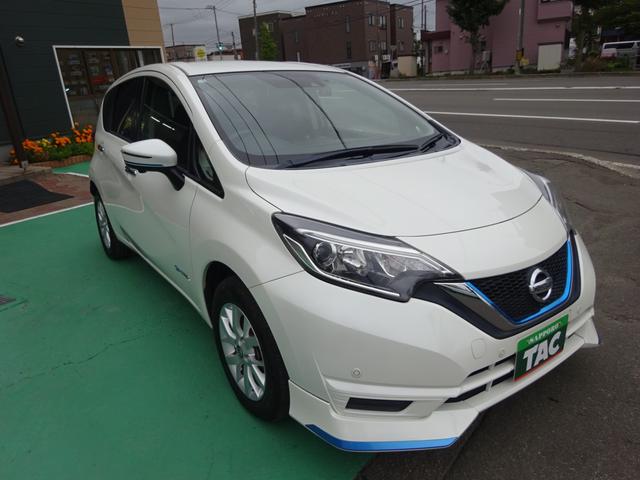 ノート ｅ－パワー　Ｘ　ＦＯＵＲ　ナビＴＶ　アラウンドビューモニター　ＬＥＤライト　エマージェンシーブレーキ　ミラーヒーター　ドライブレコーダー前後　ドアミラーウインカー　プッシュスタート　スマートキー　切替式４ＷＤ　車線逸脱警報装置（7枚目）