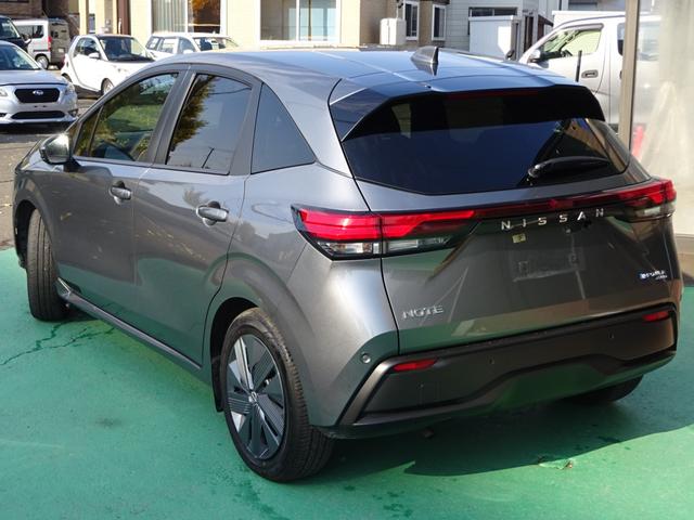 ノート X FOUR エマージェンシーブレーキ ナビ バックカメラ ETC ミラーヒーター シートヒーター ステアリングヒーター USB電源 ドライブレコーダー 革巻きステアリング 車線逸脱警報装置 オートライト(3枚目)