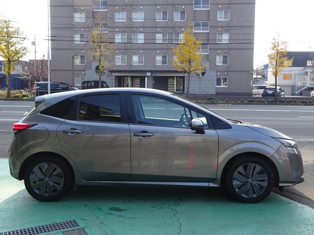 ノート X FOUR エマージェンシーブレーキ ナビ バックカメラ ETC ミラーヒーター シートヒーター ステアリングヒーター USB電源 ドライブレコーダー 革巻きステアリング 車線逸脱警報装置 オートライト(6枚目)