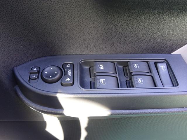 タント Ｌ　４ＷＤ　スマートアシスト　シートヒーター　ミラーヒーター　ＬＥＤライト　プッシュスタート　スマートキー　コーナーセンサー　アイドリングストップ　カーテンサイドエアバッグ　横滑り防止装置（18枚目）