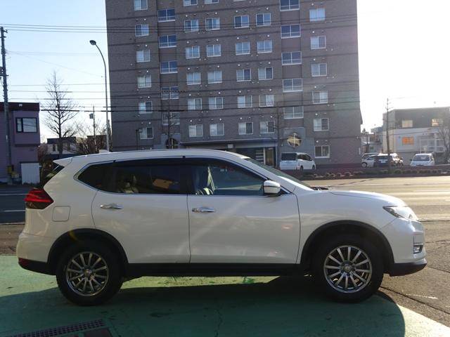 エクストレイル ２０Ｓ　４ＷＤ　エマージェンシーブレーキ　ミラーヒーター　車線逸脱警報装置　横滑り防止装置　コーナーセンサー　フォグランプ　ヒルディセントコントロール（6枚目）