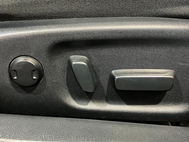 クラウン アスリートＳｉ－Ｆｏｕｒ　４ＷＤ　純正ナビ　バックカメラ　クルーズコントロール　エンジンスターター　ＥＴＣ　Ｂｌｕｅｔｏｏｔｈ接続　ダウンサス（純正サス付き）　フロントフォグランプ　電動シート　電動格納ミラー（32枚目）