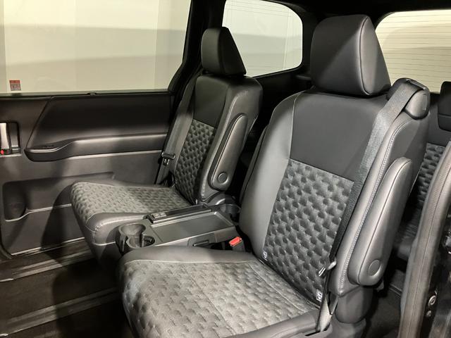 ヴォクシー Ｓ－Ｚ　４ＷＤ　ＥＴＣ　バックカメラ　純正ナビ　フルセグＴＶ　Ｂｌｕｅｔｏｏｔｈ接続　両側パワースライドドア　左右フロントシートヒーター　寒冷地仕様　衝突軽減ブレーキ（38枚目）