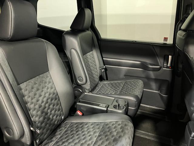 ヴォクシー Ｓ－Ｚ　４ＷＤ　ＥＴＣ　バックカメラ　純正ナビ　フルセグＴＶ　Ｂｌｕｅｔｏｏｔｈ接続　両側パワースライドドア　左右フロントシートヒーター　寒冷地仕様　衝突軽減ブレーキ（40枚目）