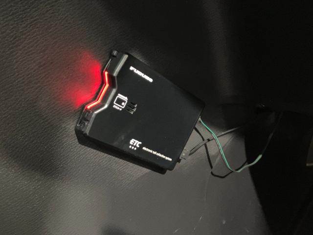 デリカＤ：５ Ｐ　４ＷＤ　ＥＴＣ　全方位カメラ　ＡＣ１００Ｖ電源　社外ナビ　フルセグＴＶ　Ｂｌｕｅｔｏｏｔｈ接続　衝突軽減ブレーキ　レーンキープアシスト　両側パワースライドドア　パワーバックドア（3枚目）
