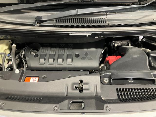 デリカＤ：５ Ｐ　４ＷＤ　ＥＴＣ　全方位カメラ　ＡＣ１００Ｖ電源　社外ナビ　フルセグＴＶ　Ｂｌｕｅｔｏｏｔｈ接続　衝突軽減ブレーキ　レーンキープアシスト　両側パワースライドドア　パワーバックドア（9枚目）