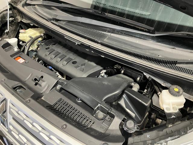 デリカＤ：５ Ｐ　４ＷＤ　ＥＴＣ　全方位カメラ　ＡＣ１００Ｖ電源　社外ナビ　フルセグＴＶ　Ｂｌｕｅｔｏｏｔｈ接続　衝突軽減ブレーキ　レーンキープアシスト　両側パワースライドドア　パワーバックドア（10枚目）