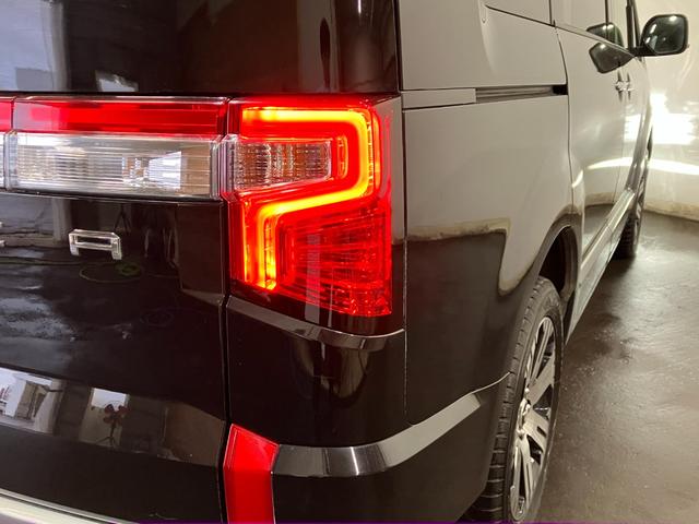デリカＤ：５ Ｐ　４ＷＤ　ＥＴＣ　全方位カメラ　ＡＣ１００Ｖ電源　社外ナビ　フルセグＴＶ　Ｂｌｕｅｔｏｏｔｈ接続　衝突軽減ブレーキ　レーンキープアシスト　両側パワースライドドア　パワーバックドア（17枚目）