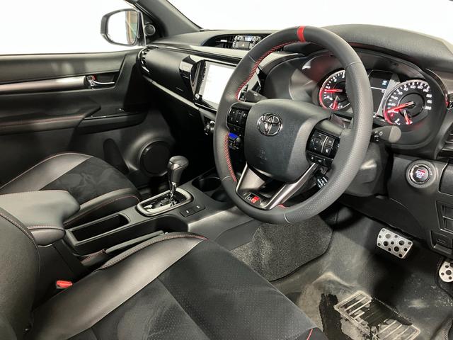 ハイラックス Ｚ　ＧＲスポーツ　４ＷＤ　全方位カメラ　純正ディスプレイオーディオ　ナビ対応　コーナーセンサー　前後ドライブレコーダー　衝突軽減ブレーキ　寒冷地仕様　パドルシフト　クルーズコントロール（45枚目）