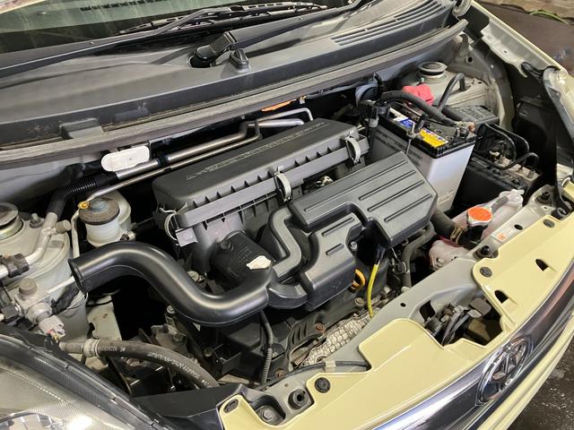 ピクシスエポック Ｘｆ　ＳＡ　４ＷＤ　衝突軽減ブレーキ　横滑り防止　アイドリングストップ　ライトレベライザー　純正ＣＤオーディオ　電動格納ミラー　Ｗエアバック　ＡＢＳ（2枚目）