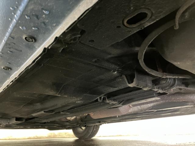 ノート Ｘ　ＦＯＵＲ　Ｖセレクション＋セーフティ　４ＷＤ　夏冬タイヤ　全方位カメラ　純正ナビ　フルセグＴＶ　Ｂｌｕｅｔｏｏｔｈ接続　寒冷地仕様　衝突軽減ブレーキ　レーンキープ　横滑り防止　ライトレベライザー　スマートキー（9枚目）