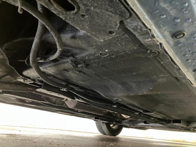 ノート Ｘ　ＦＯＵＲ　Ｖセレクション＋セーフティ　４ＷＤ　夏冬タイヤ　全方位カメラ　純正ナビ　フルセグＴＶ　Ｂｌｕｅｔｏｏｔｈ接続　寒冷地仕様　衝突軽減ブレーキ　レーンキープ　横滑り防止　ライトレベライザー　スマートキー（10枚目）