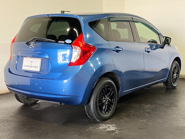 ノート Ｘ　ＦＯＵＲ　Ｖセレクション＋セーフティ　４ＷＤ　夏冬タイヤ　全方位カメラ　純正ナビ　フルセグＴＶ　Ｂｌｕｅｔｏｏｔｈ接続　寒冷地仕様　衝突軽減ブレーキ　レーンキープ　横滑り防止　ライトレベライザー　スマートキー（14枚目）