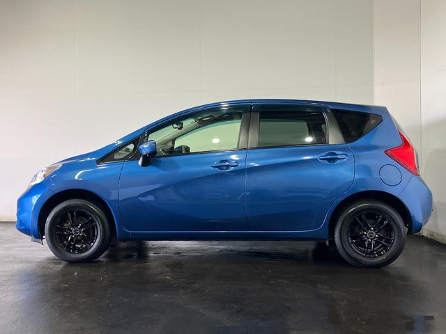 ノート Ｘ　ＦＯＵＲ　Ｖセレクション＋セーフティ　４ＷＤ　夏冬タイヤ　全方位カメラ　純正ナビ　フルセグＴＶ　Ｂｌｕｅｔｏｏｔｈ接続　寒冷地仕様　衝突軽減ブレーキ　レーンキープ　横滑り防止　ライトレベライザー　スマートキー（16枚目）