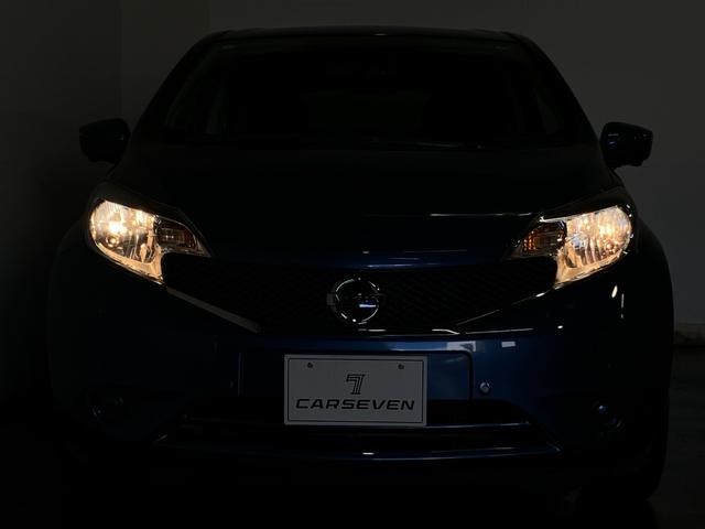 ノート Ｘ　ＦＯＵＲ　Ｖセレクション＋セーフティ　４ＷＤ　夏冬タイヤ　全方位カメラ　純正ナビ　フルセグＴＶ　Ｂｌｕｅｔｏｏｔｈ接続　寒冷地仕様　衝突軽減ブレーキ　レーンキープ　横滑り防止　ライトレベライザー　スマートキー（18枚目）