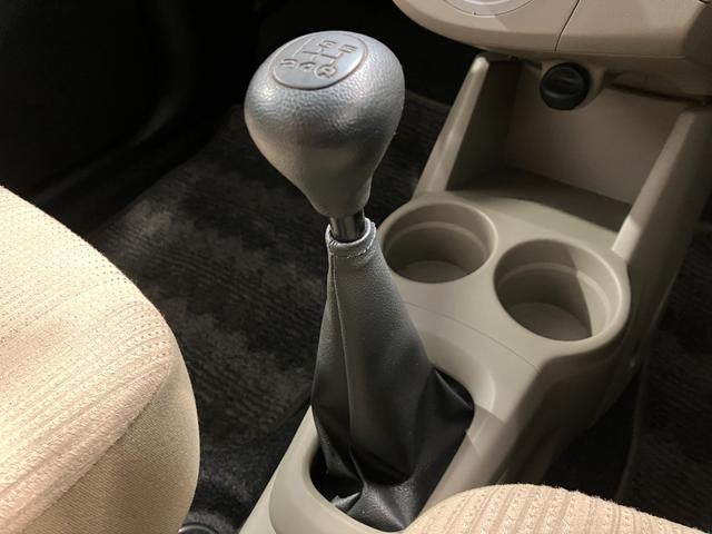 ミラ Ｘスペシャル　４ＷＤ　寒冷地仕様　マニュアル５速　ライトレベライザー　純正オーディオ　キーレスキー　ＣＤ　スペアタイヤ　社外ホイール　ＡＢＳ　Ｗエアバック　パワーウィンドウ（26枚目）