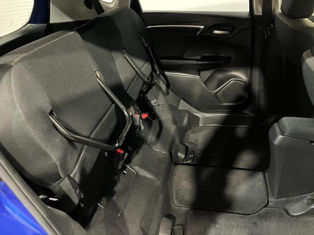 フィットハイブリッド Ｆ　４ＷＤ　寒冷地仕様　ＥＴＣ　バックカメラ　社外ナビ　ワンセグＴＶ　　Ｂｌｕｅｔｏｏｔｈ接続　ハンズフリー　障害物接近アラート　ＬＥＤヘッド・フォグライト　横滑り防止（45枚目）