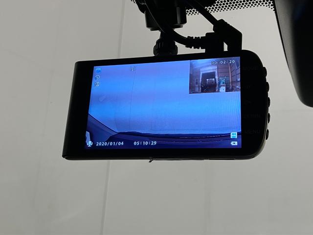 シエンタ Ｇ　クエロ　４ＷＤ　夏冬タイヤ　寒冷地仕様　全方位カメラ　純正ナビ　Ｂｌｕｅｔｏｏｔｈ接続　前後ドライブレコーダー　後部モニター　両側電動スライドドア　社外アルミホイール　盗難防止装置（5枚目）