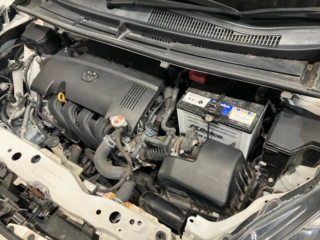 シエンタ Ｇ　クエロ　４ＷＤ　夏冬タイヤ　寒冷地仕様　全方位カメラ　純正ナビ　Ｂｌｕｅｔｏｏｔｈ接続　前後ドライブレコーダー　後部モニター　両側電動スライドドア　社外アルミホイール　盗難防止装置（9枚目）