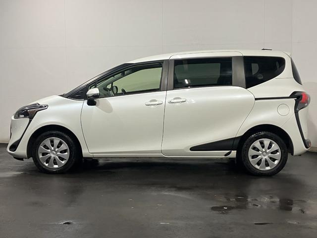 シエンタ Ｇ　クエロ　４ＷＤ　夏冬タイヤ　寒冷地仕様　全方位カメラ　純正ナビ　Ｂｌｕｅｔｏｏｔｈ接続　前後ドライブレコーダー　後部モニター　両側電動スライドドア　社外アルミホイール　盗難防止装置（18枚目）