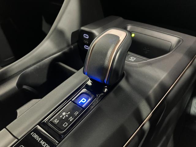 クラウンクロスオーバー ＲＳアドバンスド　４ＷＤ　モデリスタエアロパーツ　モデリスタアルミホイール　リヤサポートパッケージ　ローダウン　ＥＴＣ２．０　全方位カメラ　純正ディスプレイオーディオ　本革シート　パノラマルーフ（27枚目）