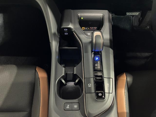 クラウンクロスオーバー ＲＳアドバンスド　４ＷＤ　モデリスタエアロパーツ　モデリスタアルミホイール　リヤサポートパッケージ　ローダウン　ＥＴＣ２．０　全方位カメラ　純正ディスプレイオーディオ　本革シート　パノラマルーフ（28枚目）