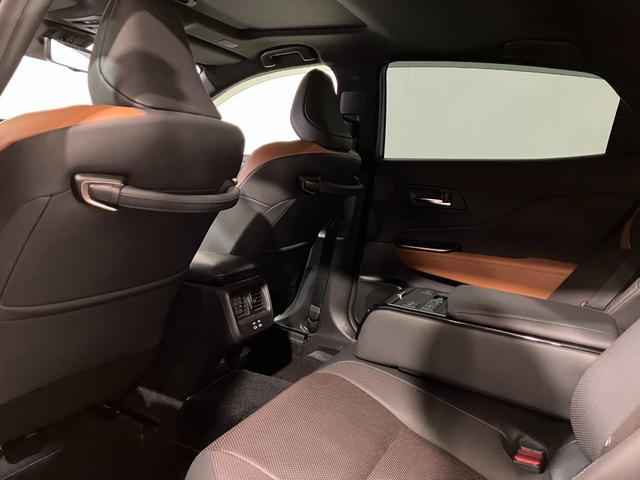 クラウンクロスオーバー ＲＳアドバンスド　４ＷＤ　モデリスタエアロパーツ　モデリスタアルミホイール　リヤサポートパッケージ　ローダウン　ＥＴＣ２．０　全方位カメラ　純正ディスプレイオーディオ　本革シート　パノラマルーフ（46枚目）