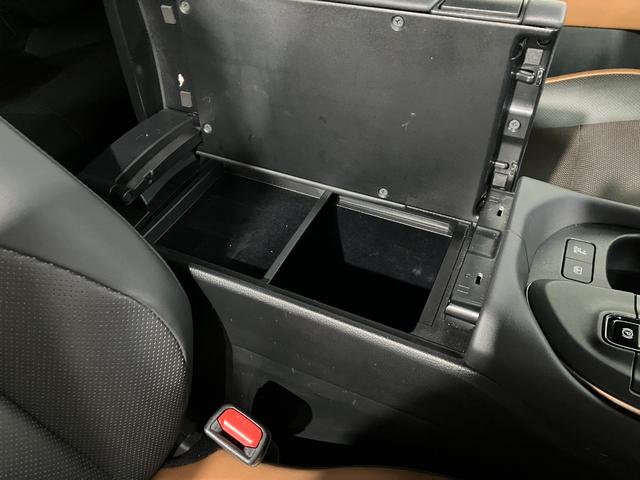 クラウンクロスオーバー ＲＳアドバンスド　４ＷＤ　モデリスタエアロパーツ　モデリスタアルミホイール　リヤサポートパッケージ　ローダウン　ＥＴＣ２．０　全方位カメラ　純正ディスプレイオーディオ　本革シート　パノラマルーフ（54枚目）