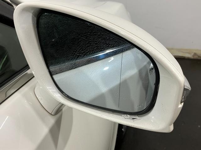 クラウンハイブリッド アスリートＳ　Ｆｏｕｒ　４ＷＤ　夏冬タイヤ　ＥＴＣ　前方ドラレコ　バックカメラ　純正ナビ　フルセグＴＶ　純正エンジンスターター　シートヒーター　クルーズコントロール　電動シート　夏タイヤ純正ホイール（6枚目）