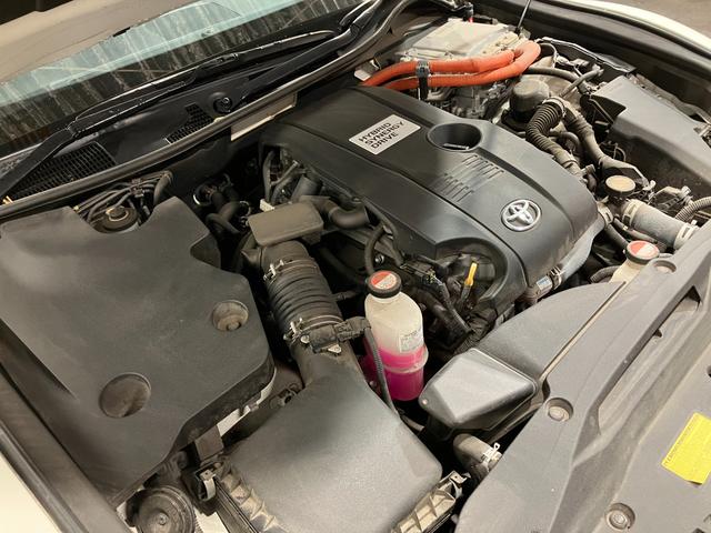 クラウンハイブリッド アスリートＳ　Ｆｏｕｒ　４ＷＤ　夏冬タイヤ　ＥＴＣ　前方ドラレコ　バックカメラ　純正ナビ　フルセグＴＶ　純正エンジンスターター　シートヒーター　クルーズコントロール　電動シート　夏タイヤ純正ホイール（7枚目）