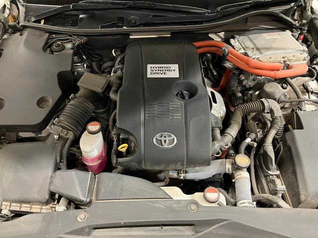 クラウンハイブリッド アスリートＳ　Ｆｏｕｒ　４ＷＤ　夏冬タイヤ　ＥＴＣ　前方ドラレコ　バックカメラ　純正ナビ　フルセグＴＶ　純正エンジンスターター　シートヒーター　クルーズコントロール　電動シート　夏タイヤ純正ホイール（8枚目）