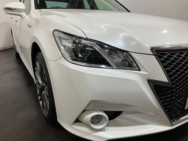 クラウンハイブリッド アスリートＳ　Ｆｏｕｒ　４ＷＤ　夏冬タイヤ　ＥＴＣ　前方ドラレコ　バックカメラ　純正ナビ　フルセグＴＶ　純正エンジンスターター　シートヒーター　クルーズコントロール　電動シート　夏タイヤ純正ホイール（13枚目）