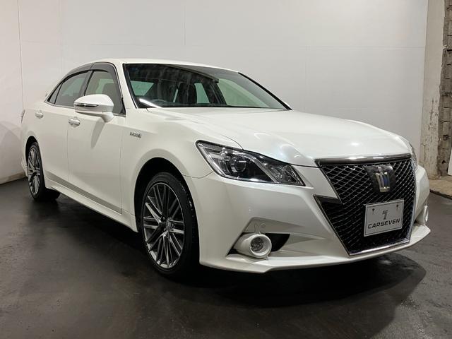 クラウンハイブリッド アスリートＳ　Ｆｏｕｒ　４ＷＤ　夏冬タイヤ　ＥＴＣ　前方ドラレコ　バックカメラ　純正ナビ　フルセグＴＶ　純正エンジンスターター　シートヒーター　クルーズコントロール　電動シート　夏タイヤ純正ホイール（14枚目）