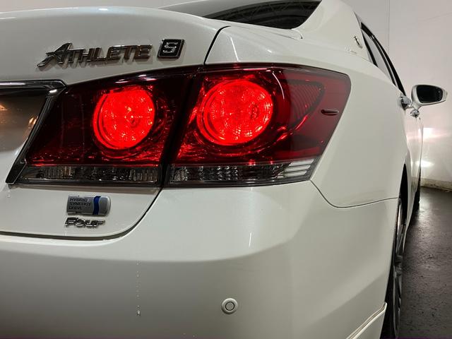 クラウンハイブリッド アスリートＳ　Ｆｏｕｒ　４ＷＤ　夏冬タイヤ　ＥＴＣ　前方ドラレコ　バックカメラ　純正ナビ　フルセグＴＶ　純正エンジンスターター　シートヒーター　クルーズコントロール　電動シート　夏タイヤ純正ホイール（17枚目）