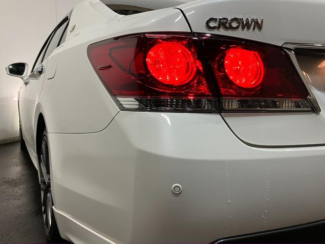 クラウンハイブリッド アスリートＳ　Ｆｏｕｒ　４ＷＤ　夏冬タイヤ　ＥＴＣ　前方ドラレコ　バックカメラ　純正ナビ　フルセグＴＶ　純正エンジンスターター　シートヒーター　クルーズコントロール　電動シート　夏タイヤ純正ホイール（19枚目）