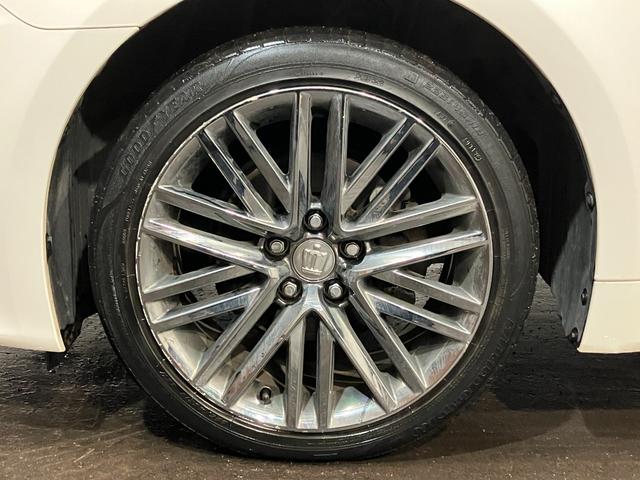 クラウンハイブリッド アスリートＳ　Ｆｏｕｒ　４ＷＤ　夏冬タイヤ　ＥＴＣ　前方ドラレコ　バックカメラ　純正ナビ　フルセグＴＶ　純正エンジンスターター　シートヒーター　クルーズコントロール　電動シート　夏タイヤ純正ホイール（25枚目）